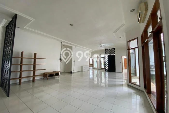 Rumah sewa siap huni 4 Kamar Tidur di Kemang, Jakarta Selatan Rumah sewa siap huni 4 Kamar Tidur di Kemang, Jakarta Selatan
