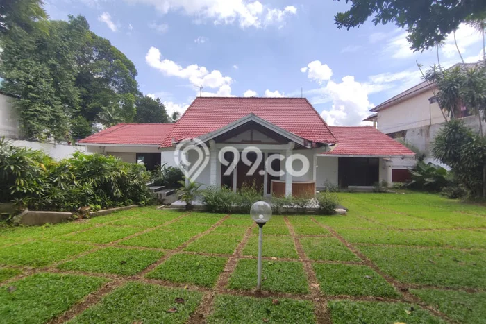 Sewa Rumah Strategis LT 1600m2 / LB 750m2 di Kemang, Jakarta Selatan Sewa Rumah Strategis LT 1600m2 / LB 750m2 di Kemang, Jakarta Selatan