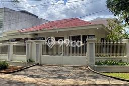 Lokasi strategis! Rumah siap pakai disewakan di Kebayoran Baru LB 400m2 Lokasi strategis! Rumah siap pakai disewakan di Kebayoran Baru LB 400m2