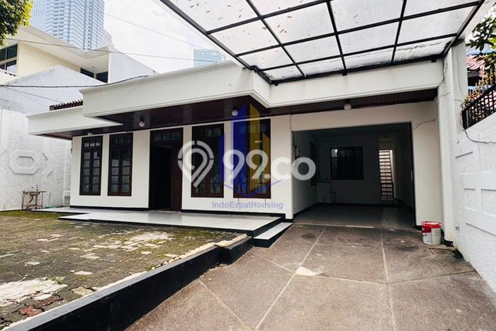 Rumah Sewa Jakarta Selatan LT 325m2 LB 300m2 Area Senopati Rumah Sewa Jakarta Selatan LT 325m2 LB 300m2 Area Senopati