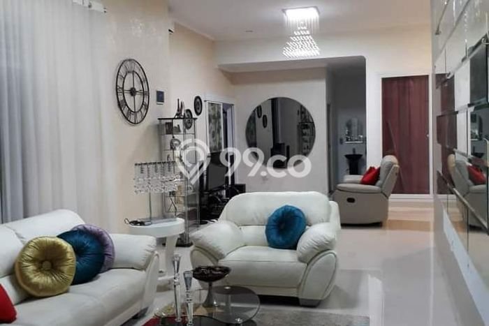 Rumah Mewah LB 110m2 Siap Pakai Desain Elegan di Slipi, Jakarta Barat Rumah Mewah LB 110m2 Siap Pakai Desain Elegan di Slipi, Jakarta Barat