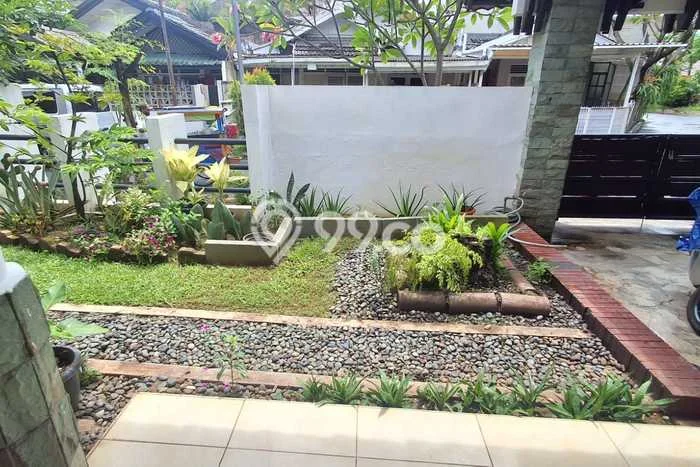 Disewakan! Rumah 4 Kamar Tidur &
2 Kamar Mandi di Bintaro, Jakarta Selatan Disewakan! Rumah 4 Kamar Tidur &
2 Kamar Mandi di Bintaro, Jakarta Selatan