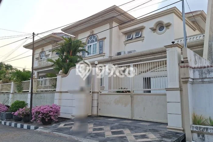 Dijual Rumah Luas Elegan Dengan View Eksklusif di Pakis, Surabaya Dijual Rumah Luas Elegan Dengan View Eksklusif di Pakis, Surabaya
