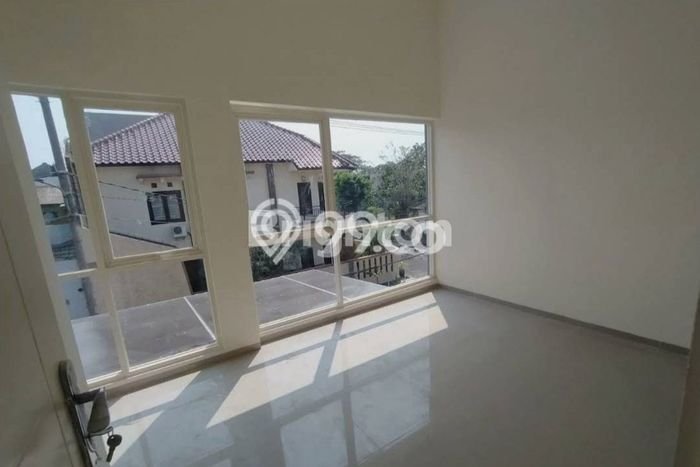 Jual Rumah Favorit Siap Huni LB 75m2 di Rungkut, Surabaya Jual Rumah Favorit Siap Huni LB 75m2 di Rungkut, Surabaya