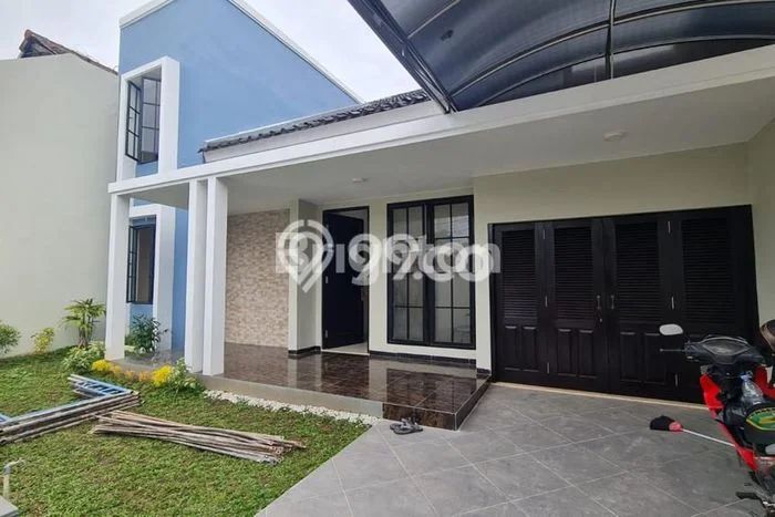 Dijual Rumah Mewah Elegan Dengan View Eksklusif di Sukomanunggal, Surabaya Dijual Rumah Mewah Elegan Dengan View Eksklusif di Sukomanunggal, Surabaya