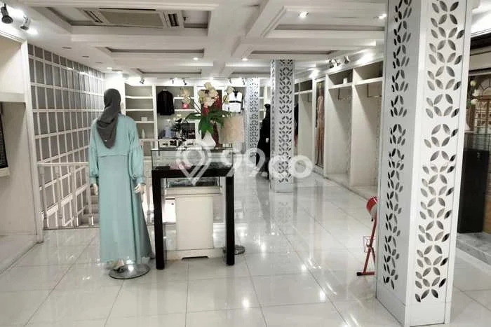 AREA KOMERSIAL! Kantor Kawasan Sambikerep, Luas 326m2m², Posisi Strategis AREA KOMERSIAL! Kantor Kawasan Sambikerep, Luas 326m2m², Posisi Strategis