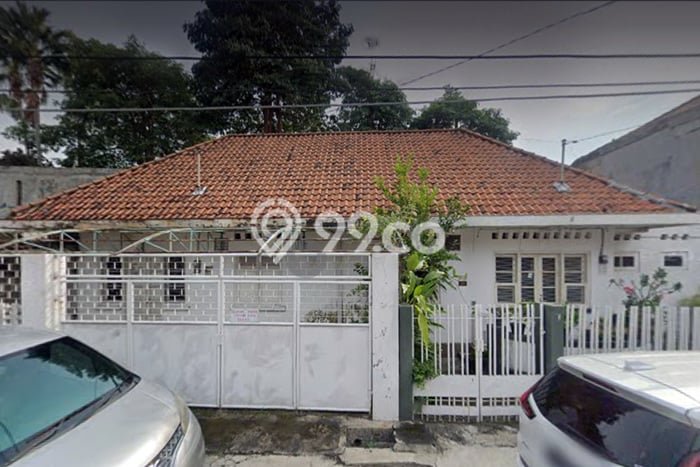 LOKASI PREMIUM! Rumah area Genteng, 2 KM, Lingkungan Tenang, LT 132m2m² LB 100m2m² LOKASI PREMIUM! Rumah area Genteng, 2 KM, Lingkungan Tenang, LT 132m2m² LB 100m2m²