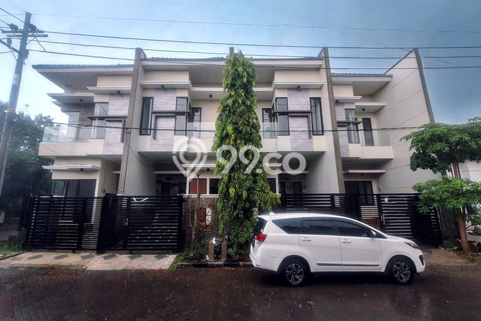 For Sale Hunian Rumah Nyaman 3 KT di Mulyosari, Surabaya For Sale Hunian Rumah Nyaman 3 KT di Mulyosari, Surabaya