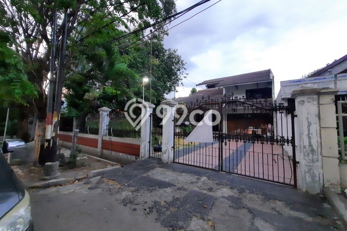 Rumah Bagus kawasan Tenggilis Mejoyo, Surabaya, LT 675m2m² LB 350m2m² HARGA MENARIK! Rumah Bagus kawasan Tenggilis Mejoyo, Surabaya, LT 675m2m² LB 350m2m² HARGA MENARIK!