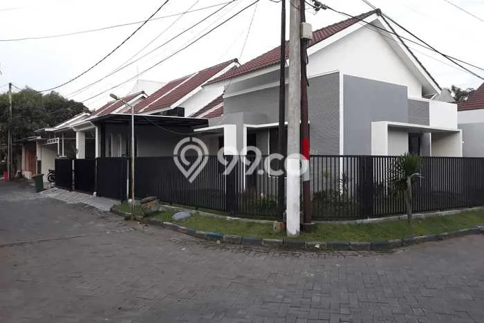 Dijual Cepat Rumah Bagus Siap Huni LB 90m2 di Buduran, Sidoarjo Dijual Cepat Rumah Bagus Siap Huni LB 90m2 di Buduran, Sidoarjo