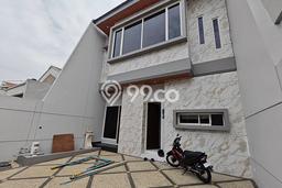For Sale! Luxury House LT 168m2 Desain Elegan di Darmo Permai For Sale! Luxury House LT 168m2 Desain Elegan di Darmo Permai