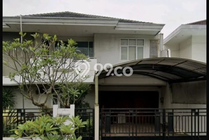 Rumah di Intercon, Dekat Fasilitas, 4 KT, Luas 446m² Bangunan 600m² Rumah di Intercon, Dekat Fasilitas, 4 KT, Luas 446m² Bangunan 600m²