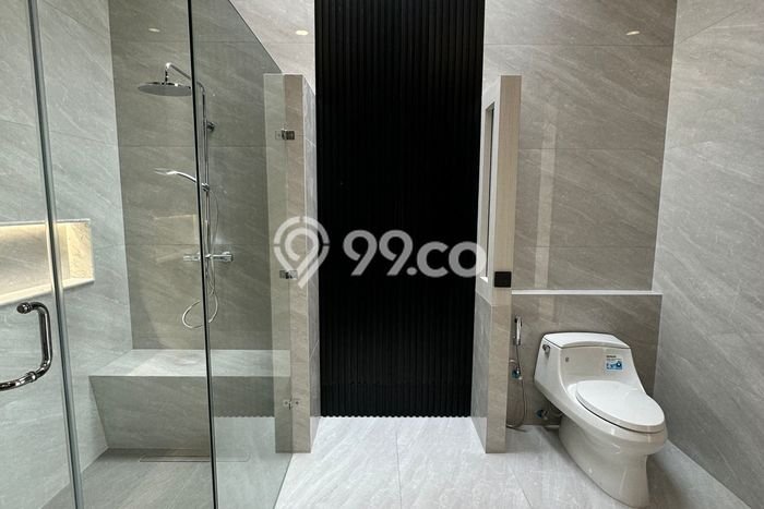 Rumah Elit Modern Tanpa Renovasi di Puri Indah Jakarta Barat Rumah Elit Modern Tanpa Renovasi di Puri Indah Jakarta Barat