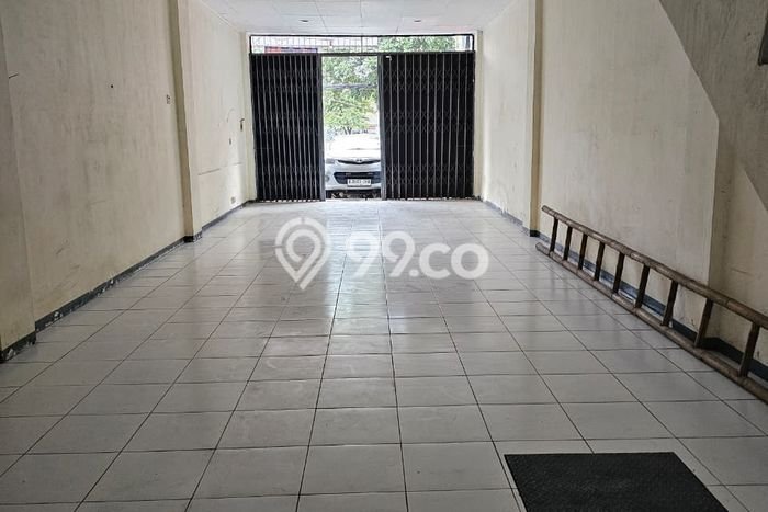 Ruko Dijual di Prime Area Jakarta Barat Luas 216m2 Ruko Dijual di Prime Area Jakarta Barat Luas 216m2