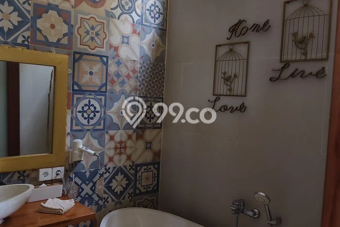 Tempat Ideal! Vila di , Luas 165m2m², Kondisi Terbaik Tempat Ideal! Vila di , Luas 165m2m², Kondisi Terbaik