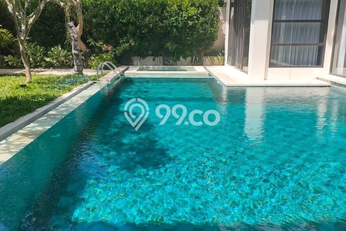 Rumah Terawat LT 400m² / LB 500m² di Kawasan Bisnis Sanur, Denpasar Rumah Terawat LT 400m² / LB 500m² di Kawasan Bisnis Sanur, Denpasar