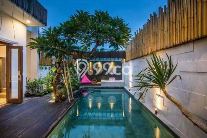 Rumah Nyaman area Seminyak, Badung, Luas 266m² LB 270m² Rumah Nyaman area Seminyak, Badung, Luas 266m² LB 270m²