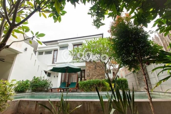 Rumah di Umalas, Badung, Luas 275m² Bangunan 215m² Rumah di Umalas, Badung, Luas 275m² Bangunan 215m²