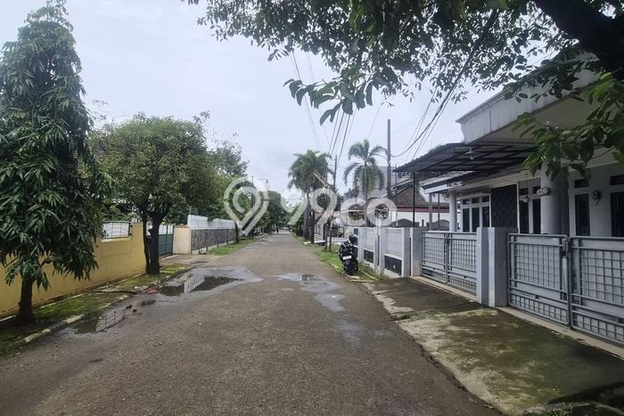 Jual Rumah Luas Megah Dengan View Eksklusif di Jatiwaringin, Bekasi Jual Rumah Luas Megah Dengan View Eksklusif di Jatiwaringin, Bekasi