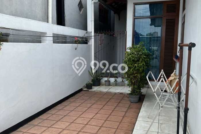 Siap Huni Hunian Elit 5 Kamar di Ciracas Dekat ke Mana Saja Siap Huni Hunian Elit 5 Kamar di Ciracas Dekat ke Mana Saja