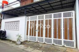 Rumah Luxury Modern Tanpa Renovasi di Rawamangun Jakarta Timur Rumah Luxury Modern Tanpa Renovasi di Rawamangun Jakarta Timur