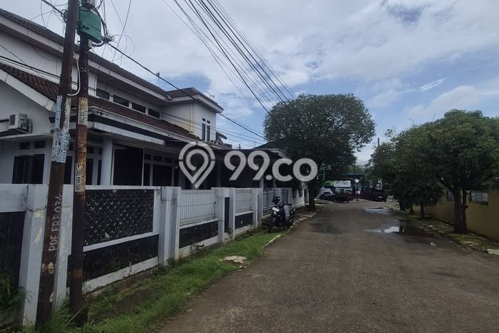 Jual Rumah Luas Megah Dengan View Eksklusif di Jatiwaringin, Bekasi Jual Rumah Luas Megah Dengan View Eksklusif di Jatiwaringin, Bekasi