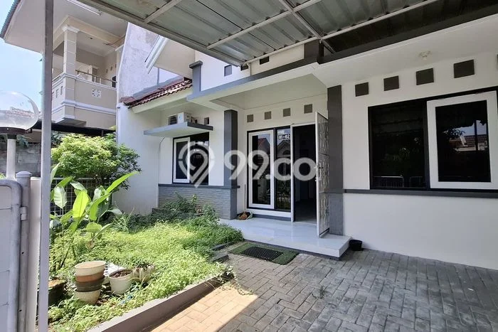 Disewakan! Rumah 3 Kamar Tidur &
1 Kamar Mandi di Graha Padma, Semarang Disewakan! Rumah 3 Kamar Tidur &
1 Kamar Mandi di Graha Padma, Semarang