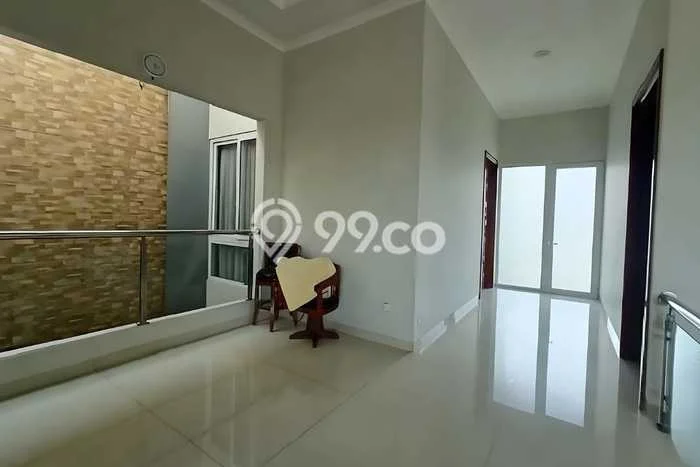 Jual Rumah Luas Megah Dengan View Cantik di Graha Padma, Semarang Jual Rumah Luas Megah Dengan View Cantik di Graha Padma, Semarang