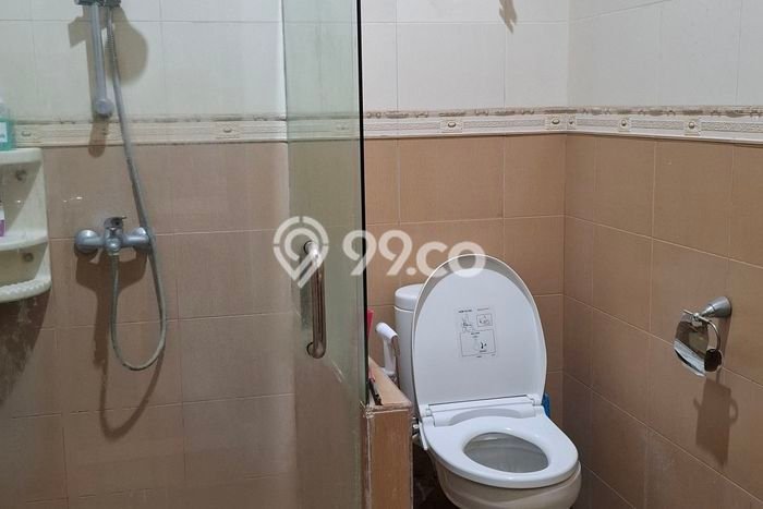 Rumah Lokasi Strategis area Tanah Mas, Semarang, Luas 120m² LB 140m² Rumah Lokasi Strategis area Tanah Mas, Semarang, Luas 120m² LB 140m²