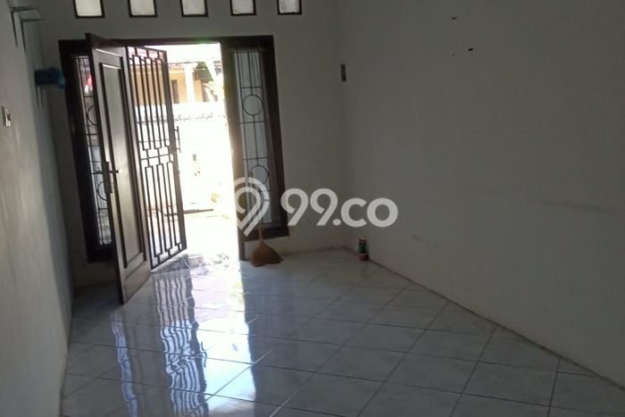 Rumah di Semarang Timur, Semarang, Luas 102m2m² Bangunan 66m2m² - INVESTASI TERBAIK! Rumah di Semarang Timur, Semarang, Luas 102m2m² Bangunan 66m2m² - INVESTASI TERBAIK!