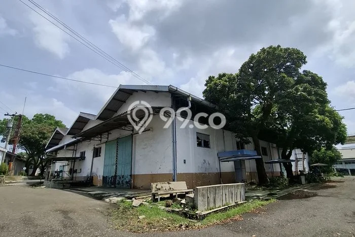 Gudang disewakan lokasi strategis Banyumanik Semarang 1800m2 Gudang disewakan lokasi strategis Banyumanik Semarang 1800m2