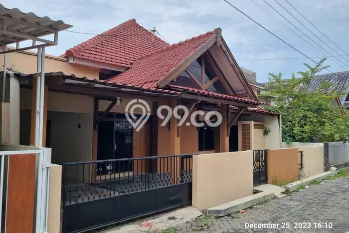 Dijual Rumah 4 Kamar Lokasi Ideal Nyaman dan Strategis di Pedurungan Dijual Rumah 4 Kamar Lokasi Ideal Nyaman dan Strategis di Pedurungan