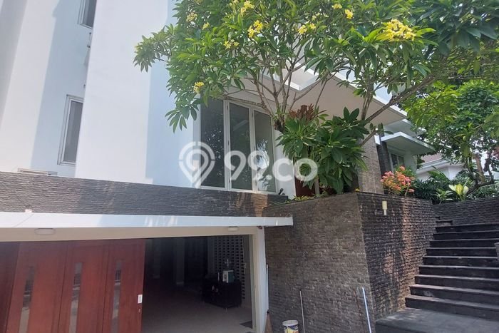 PILIHAN TEPAT! Rumah kawasan Pondok Indah, 4 KT, Akses Sekolah, LT 589m2m² Bangunan 360m2m² PILIHAN TEPAT! Rumah kawasan Pondok Indah, 4 KT, Akses Sekolah, LT 589m2m² Bangunan 360m2m²