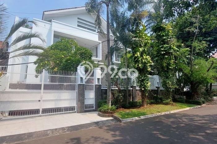 PILIHAN TEPAT! Rumah kawasan Pondok Indah, 4 KT, Akses Sekolah, LT 589m2m² Bangunan 360m2m² PILIHAN TEPAT! Rumah kawasan Pondok Indah, 4 KT, Akses Sekolah, LT 589m2m² Bangunan 360m2m²
