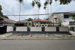 Siap Huni Rumah Mewah 3 Kamar di Kebayoran Baru Dekat ke Mana Saja Siap Huni Rumah Mewah 3 Kamar di Kebayoran Baru Dekat ke Mana Saja