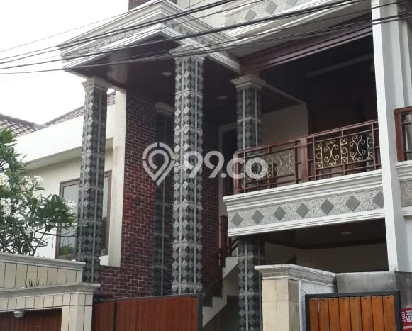 Hunian Mewah LB 300m2 Siap Pakai Desain Elegan di Pejaten, Jakarta Selatan Hunian Mewah LB 300m2 Siap Pakai Desain Elegan di Pejaten, Jakarta Selatan