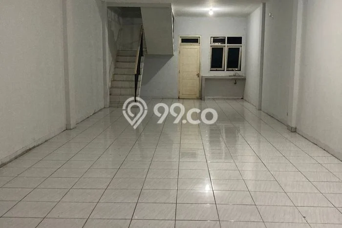 Ruko Disewa di Jakarta Timur dengan LB 250m2 Area Komersial Ramai Ruko Disewa di Jakarta Timur dengan LB 250m2 Area Komersial Ramai