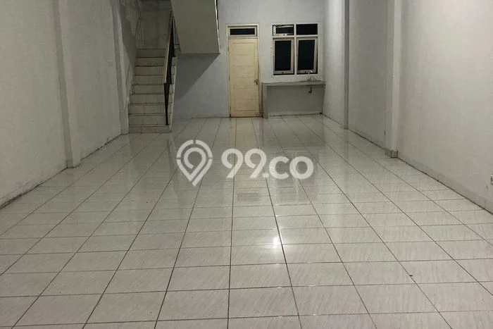 Ruko Disewa di Jakarta Timur dengan LB 250m2 Area Komersial Ramai Ruko Disewa di Jakarta Timur dengan LB 250m2 Area Komersial Ramai