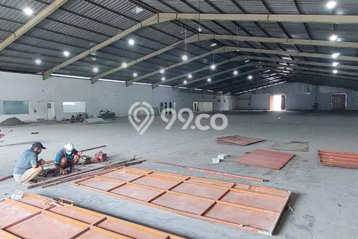 Gudang disewakan lokasi strategis Pasar Rebo Jakarta Timur 2400m2 Gudang disewakan lokasi strategis Pasar Rebo Jakarta Timur 2400m2