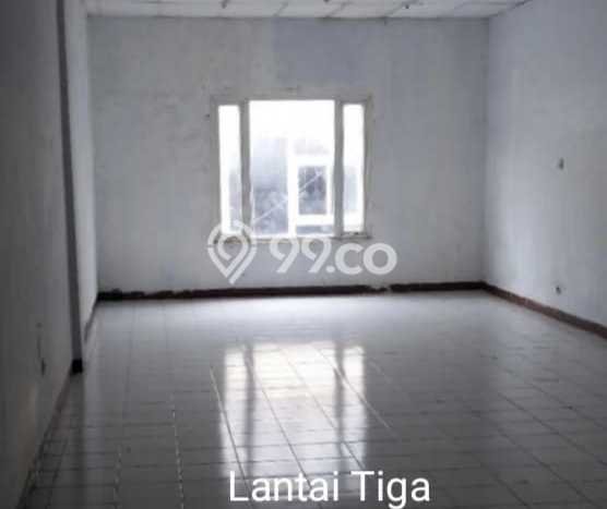 Ruko Dijual di Prime Area Jakarta Barat Luas 230m2 Ruko Dijual di Prime Area Jakarta Barat Luas 230m2