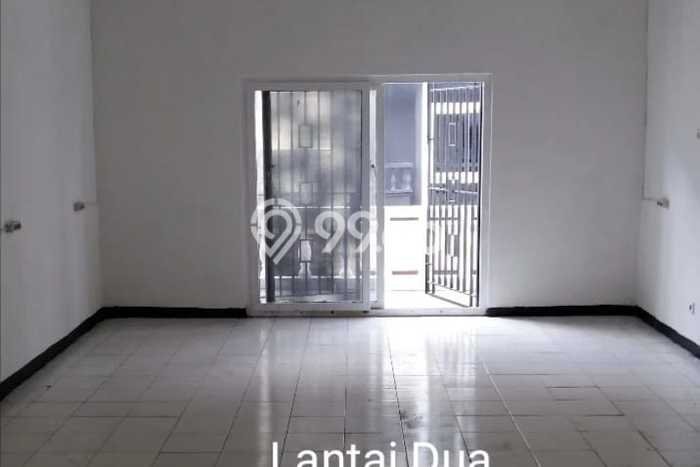 Ruko Dijual di Prime Area Jakarta Barat Luas 230m2 Ruko Dijual di Prime Area Jakarta Barat Luas 230m2