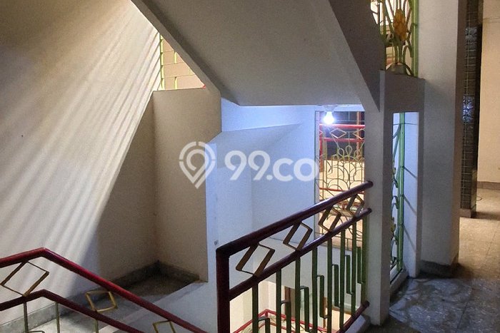 For Sale! Luxury House LT 304m2 Desain Modern di Pasar Baru For Sale! Luxury House LT 304m2 Desain Modern di Pasar Baru
