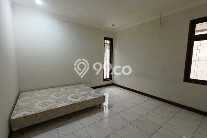 Disewakan! Rumah 3 Kamar Tidur &
3 Kamar Mandi di Setra Sari, Bandung Disewakan! Rumah 3 Kamar Tidur &
3 Kamar Mandi di Setra Sari, Bandung