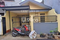For Sale Rumah 2 Kamar Lokasi Strategis Bagus dan Strategis di Johar Baru For Sale Rumah 2 Kamar Lokasi Strategis Bagus dan Strategis di Johar Baru