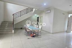 Disewakan Rumah Harga Terjangkau di Gading Serpong Tangerang dengan 4 KT Disewakan Rumah Harga Terjangkau di Gading Serpong Tangerang dengan 4 KT