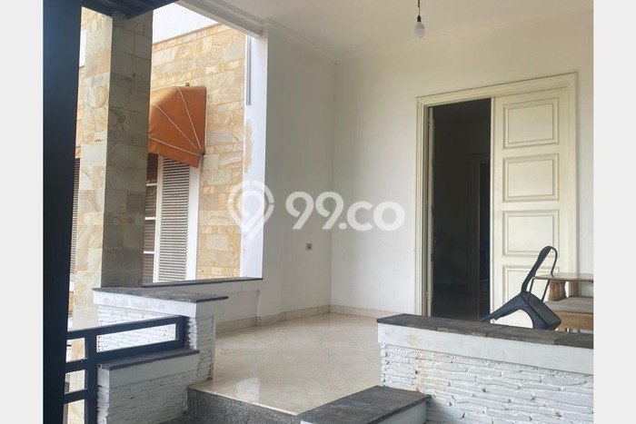 Disewakan! Rumah 5 Kamar Tidur &
5 Kamar Mandi di Kemang, Jakarta Selatan Disewakan! Rumah 5 Kamar Tidur &
5 Kamar Mandi di Kemang, Jakarta Selatan
