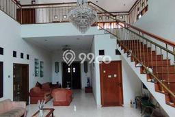Dijual Rumah Mewah Elegan Dengan View Eksklusif di Permata Hijau, Jakarta Selatan Dijual Rumah Mewah Elegan Dengan View Eksklusif di Permata Hijau, Jakarta Selatan