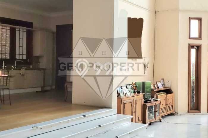 Jual Rumah Mewah Elegan Dengan View Cantik di Intercon, Jakarta Barat Jual Rumah Mewah Elegan Dengan View Cantik di Intercon, Jakarta Barat