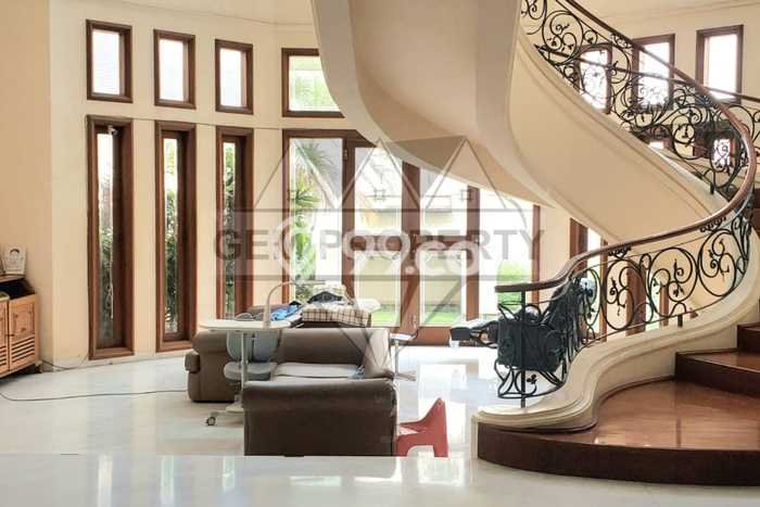 Jual Rumah Mewah Elegan Dengan View Cantik di Intercon, Jakarta Barat Jual Rumah Mewah Elegan Dengan View Cantik di Intercon, Jakarta Barat