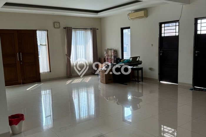Hunian Elit LB 250m2 Siap Pakai Desain Elegan di Duri Kepa, Jakarta Barat Hunian Elit LB 250m2 Siap Pakai Desain Elegan di Duri Kepa, Jakarta Barat